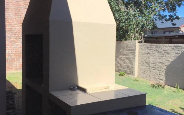 Pole Pole holiday home