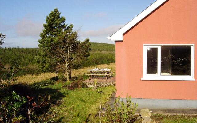 2 bedrooms house with garden at Laghy