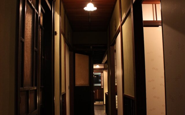 Guest house Rakuza