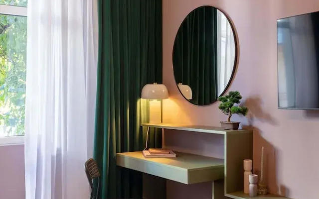 Serene 1BR Apartment in University Square