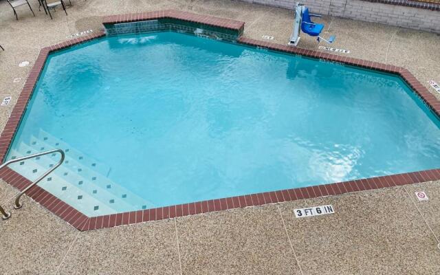 Magnolia Inn And Suites