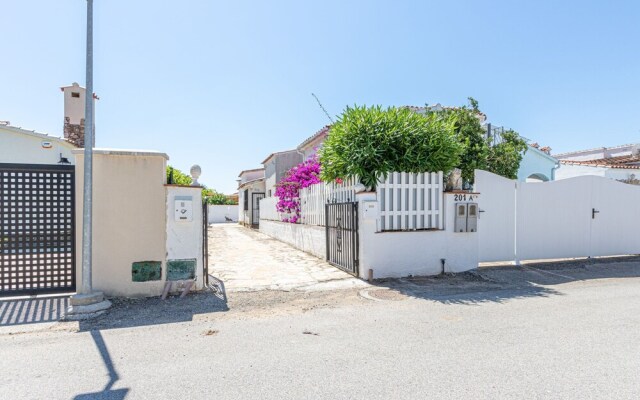 Modern Villa with Private Pool in Empuriabrava