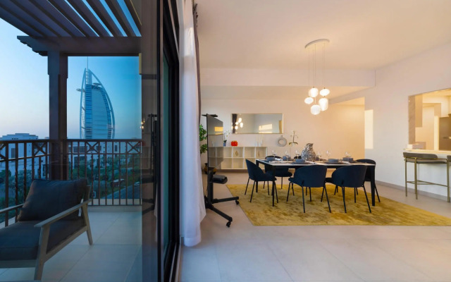 Exclusive Seaview 3BR Roof Terrace Apt  with Scenic Views of Burj alArab