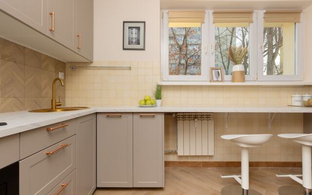 Saska Kępa Apartment by Renters