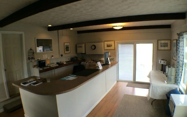 Bourne's Ocean Acres Motel