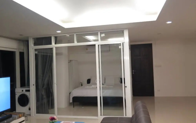 "6/18-penthouse 3 Bedrooms Walking To Patong Beach"