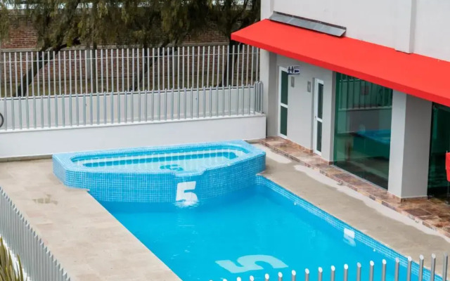 Hotel 5 Inn Plus