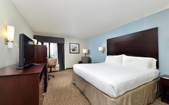 Holiday Inn Express Hotel & Suites Tampa-Rocky Point Island, an IHG Hotel