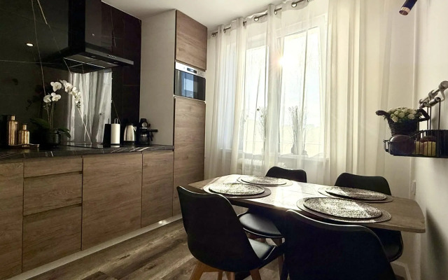 Apart Mari на набережной Генерала Карбышева 18