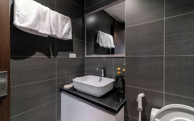 Luxe Paradise Suites Hotel  To Ngoc Van