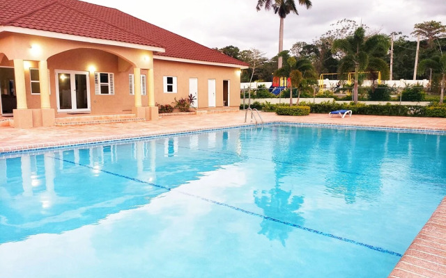 Serenity Retreat Villa Drax Hall