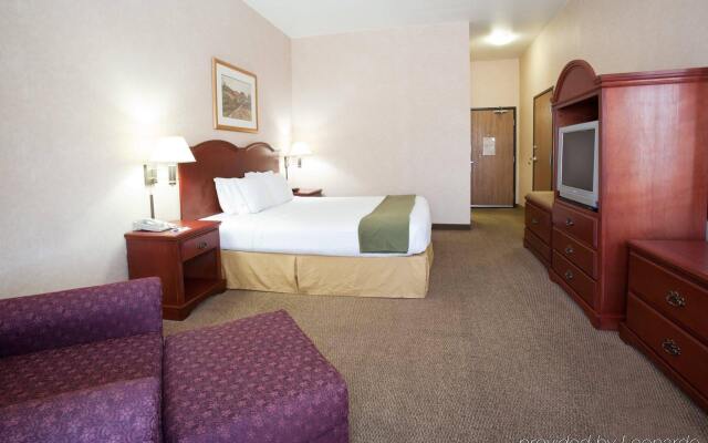 Holiday Inn Express Bernalillo, an IHG Hotel