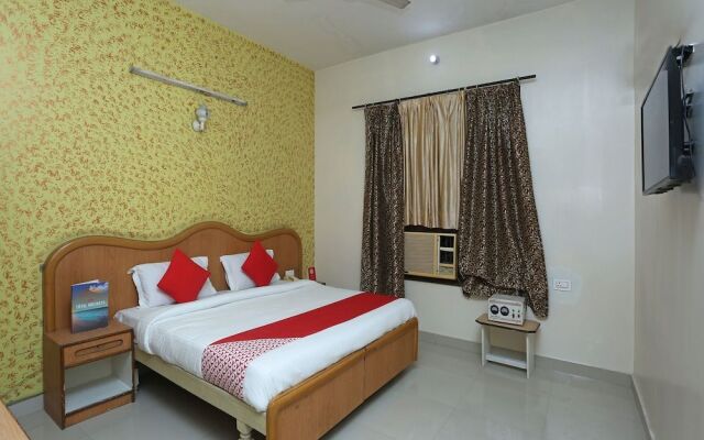 OYO 16906 Hotel Balsons