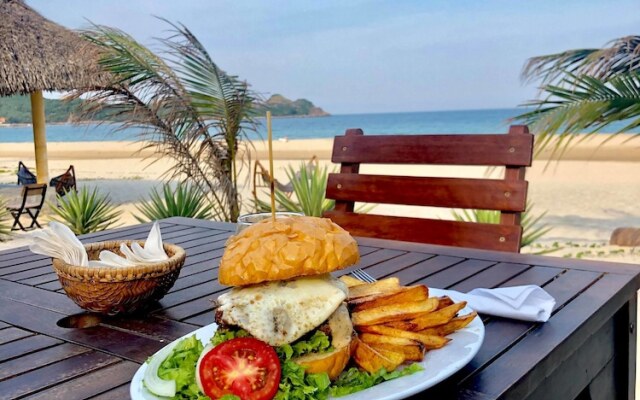 Ocean Beach Bungalows & Hostel