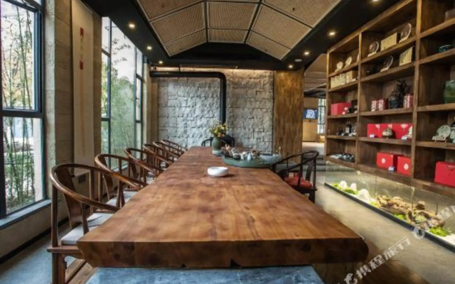 Xiaoyin Yisu Hostel