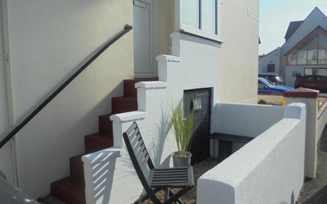 11B Beachside