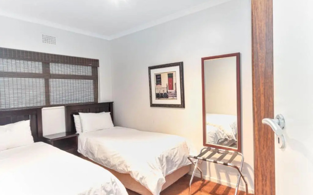 Mouille Point Mountain View 2 Bedroom