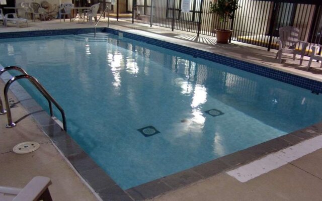Country Inn & Suites By Radisson, Toronto Mississa