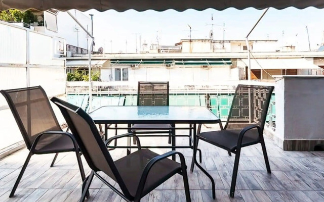 Topfloor central apartment with urban view