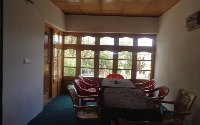Lzakar Guest House