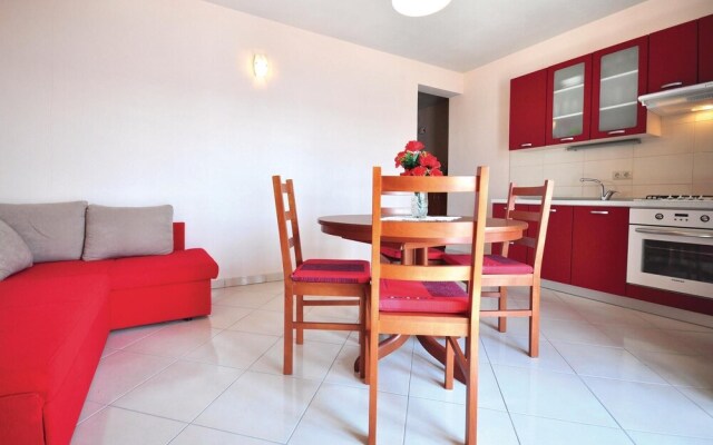 Stunning Home in Lokva Rogoznica With 5 Bedrooms, Wifi and Outdoor Swimming Pool