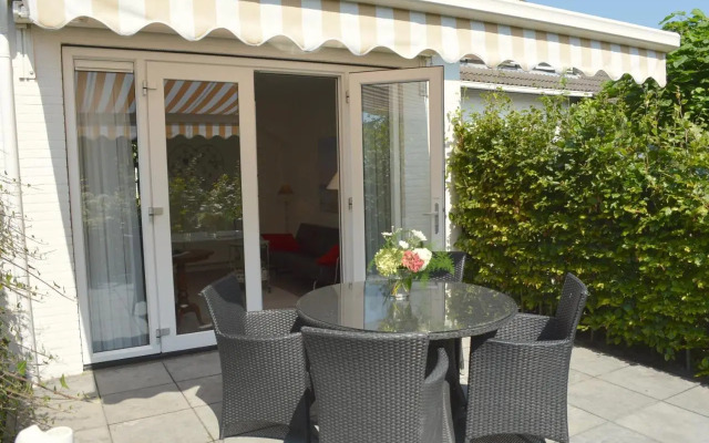 DMV98 Holiday home near beach and forest