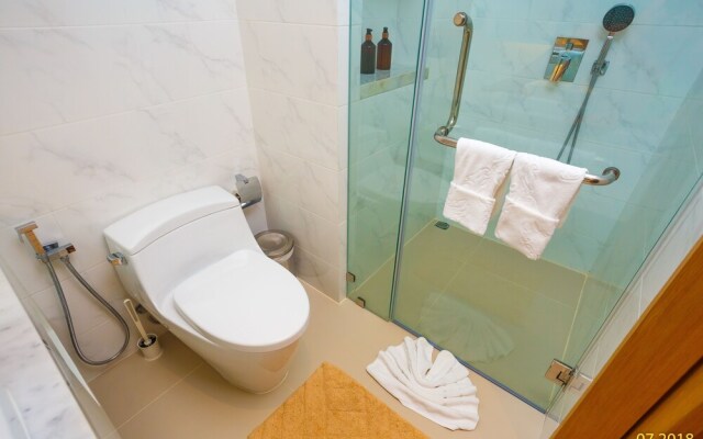 Aristo 2 Beach Front - by Holy Cow 318