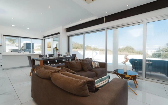 Seaside Luxury Villa