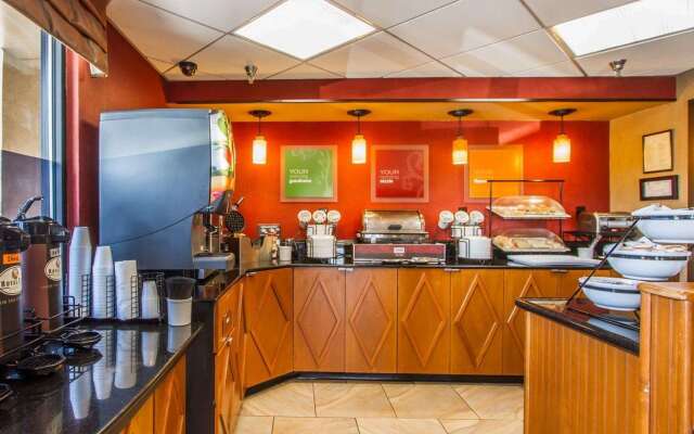 Rodeway Inn & Suites