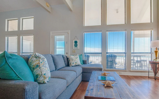 Sandy Toes by Book That Condo