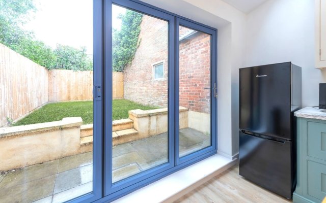 Temple Twenty5 A Newly Refurbished Modern Style Large 3 Bedroom House