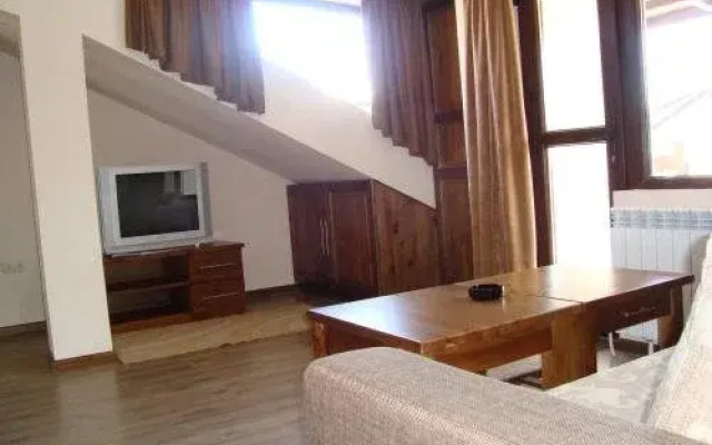 Kadeva House