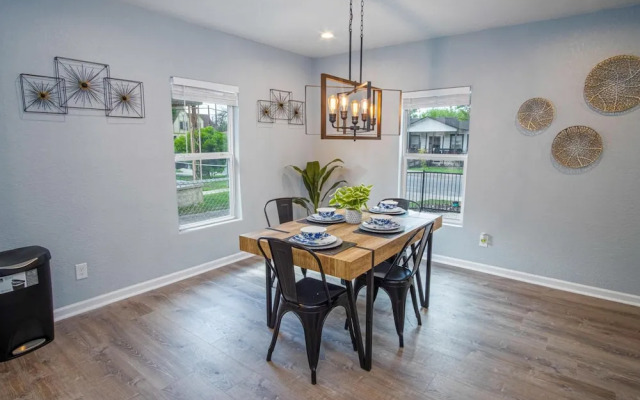 Charming 3br/1ba Close to Vibrant Downtown