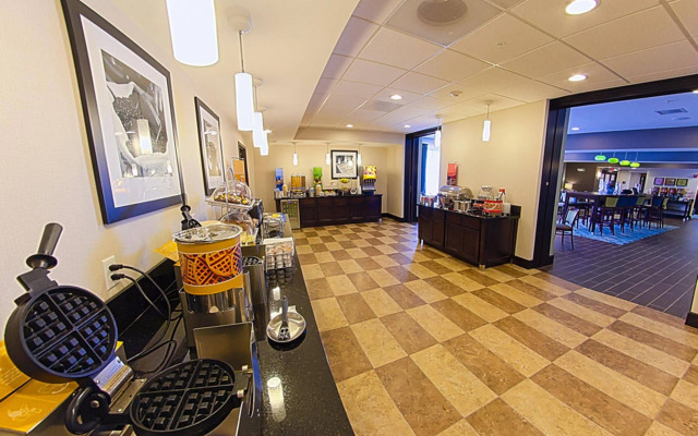 Hampton Inn DeKalb, IL