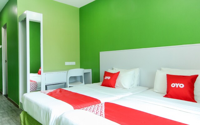 OYO 89848 Link Boutique Hotel