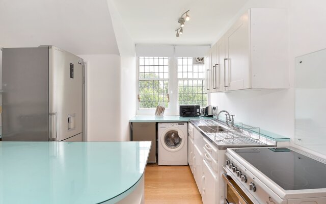 London Lifestyle - Knightsbridge VI