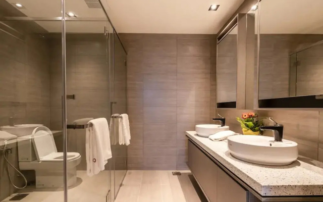 Expressionz Professional Suites by SweetHome