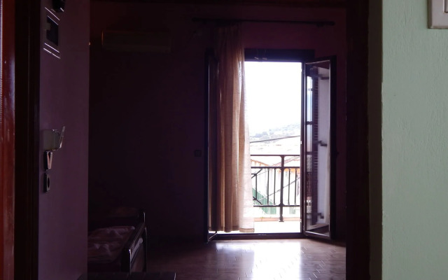 Petania Hotel & Apartments