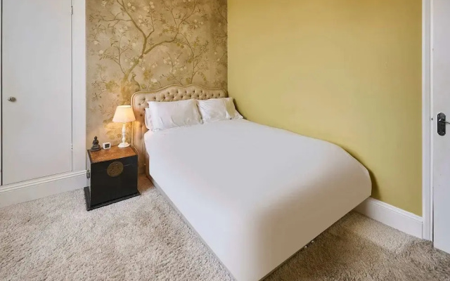 Host Stay Mermaid Hove
