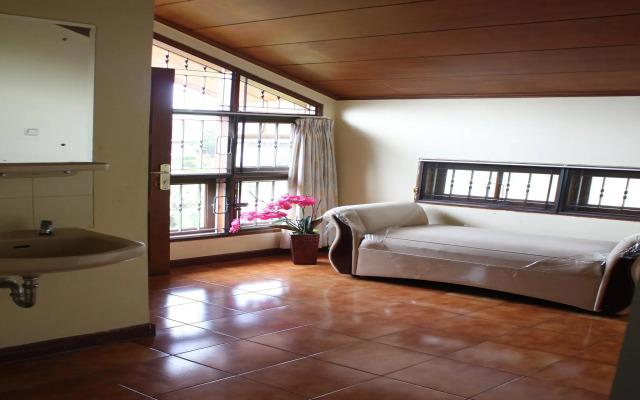 Villa Kota Bunga Anyelir