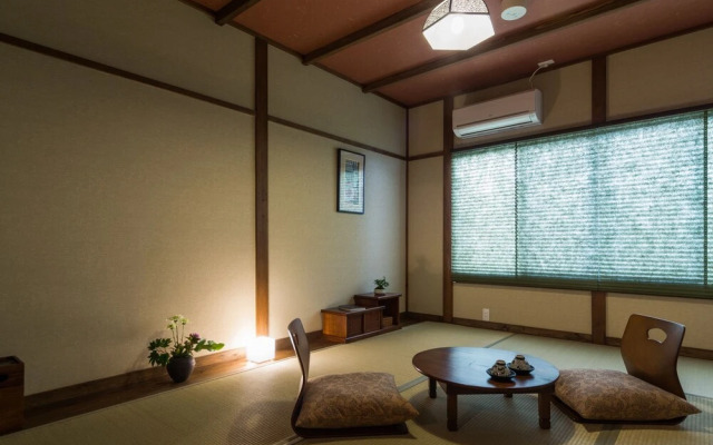 Kyoisuke Mukadeyacho Otonari