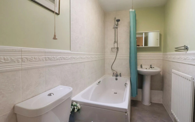 3 Westgate Mews