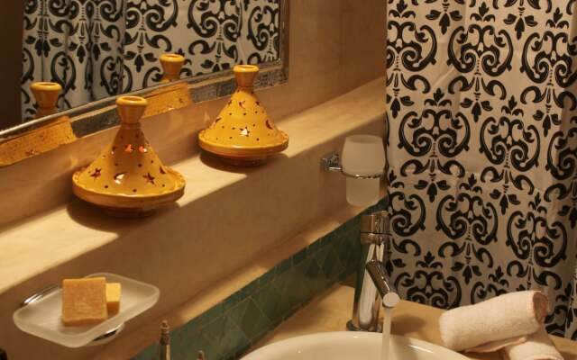 Riad Nesma Suites & SPA