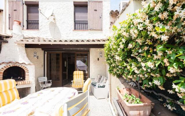 Charming Holiday House Near The Beach