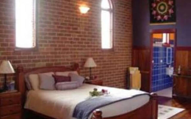 Bell Chapel B & B