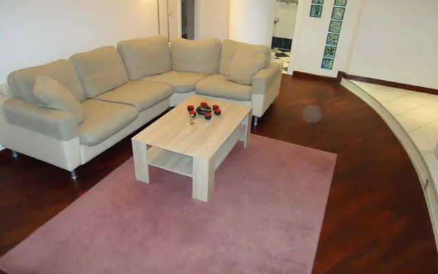 Romeo Family Apartments