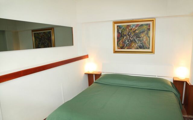 Collina House