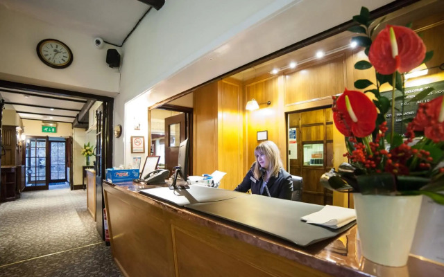 Warren Lodge Hotel