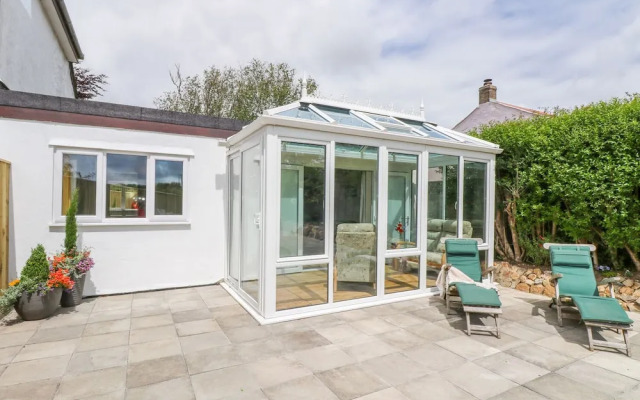 Strawberries & Cream Retreat