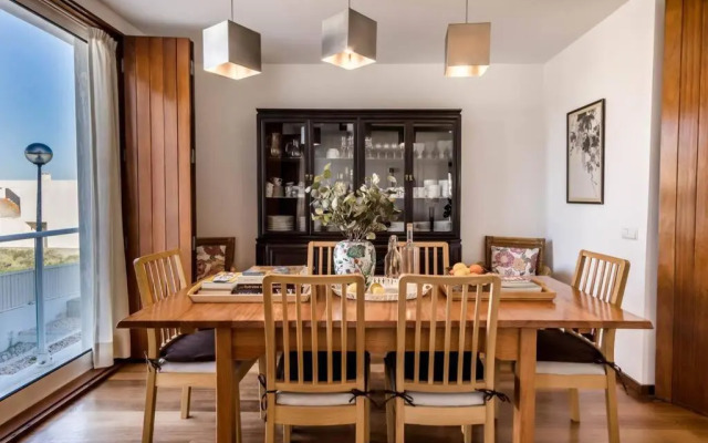 Beachside Paradise 5 Bdr 6 Baths Sleeps 9plus ppl